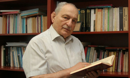 Prof.Dr.Bayraktar Bayraklı